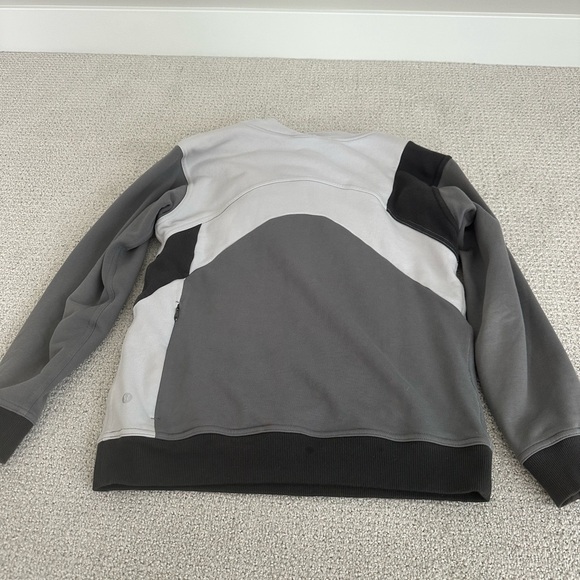 Lulu lemon hoodie - Picture 3 of 5